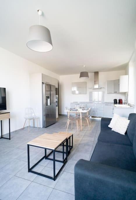 Appartement T4 Vue Mer Proche Gare Et Centre Ville Ajaccio  Exterior photo