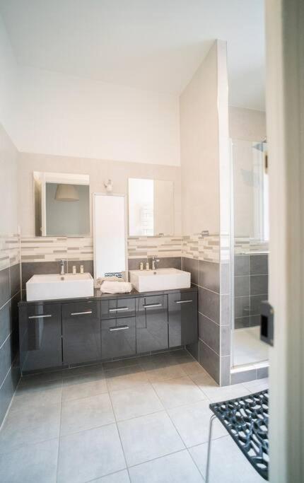 Appartement T4 Vue Mer Proche Gare Et Centre Ville Ajaccio  Exterior photo