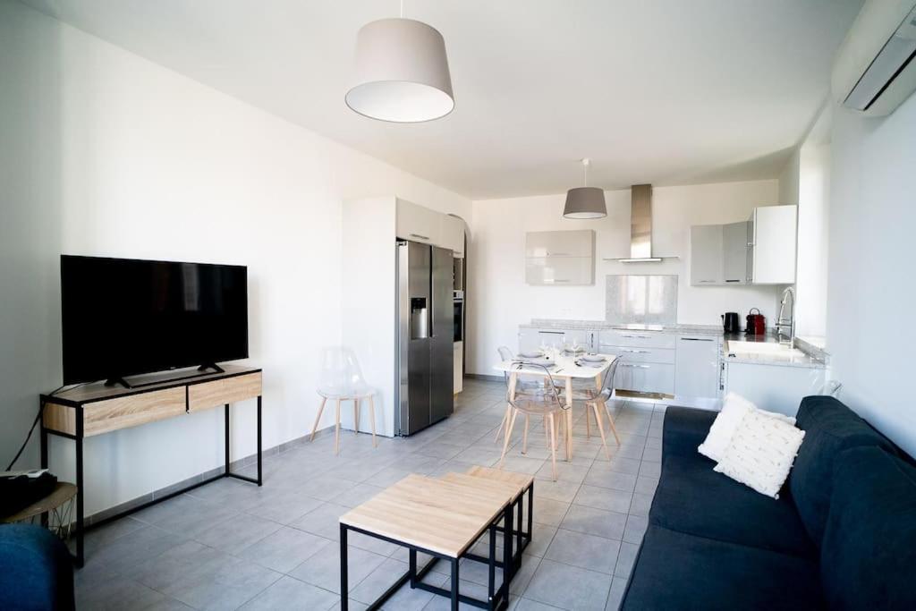 Appartement T4 Vue Mer Proche Gare Et Centre Ville Ajaccio  Exterior photo